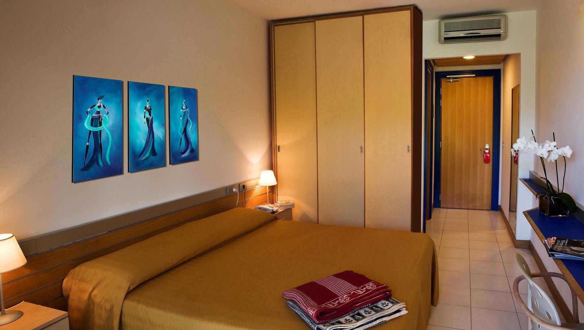 African Beach Hotel-Residence Manfredonia Exteriér fotografie